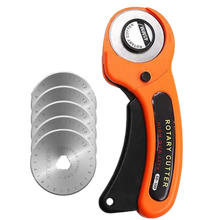 Load image into Gallery viewer, Taglierina a rullo per tessuti con cinque lame da 45 mm