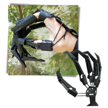 Load image into Gallery viewer, Guanto finto con mani di scheletro