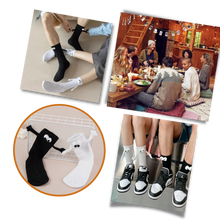 Load image into Gallery viewer, Divertenti calzini con mani magnetiche - Ozerty