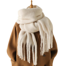 Load image into Gallery viewer, Sciarpa da donna Cozy Elegance -Bianco - Ozerty