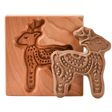 Load image into Gallery viewer, Stampo tagliabiscotti in legno
