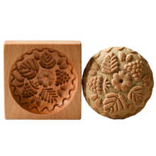 Load image into Gallery viewer, Stampo tagliabiscotti in legno
