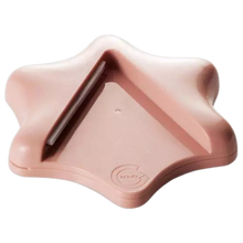 Carica l'immagine nel visualizzatore di Gallery, Apribottiglie sotto il mobile
