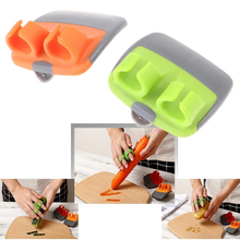 Carica l&#39;immagine nel visualizzatore di Gallery, Pelatrice a doppio dito per frutta e verdura - Ozerty
