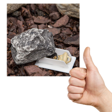 Load image into Gallery viewer, Finta roccia per nascondere le chiavi
