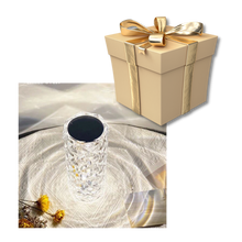 Load image into Gallery viewer, Lampada da tavolo in cristallo di lusso - Ozerty
